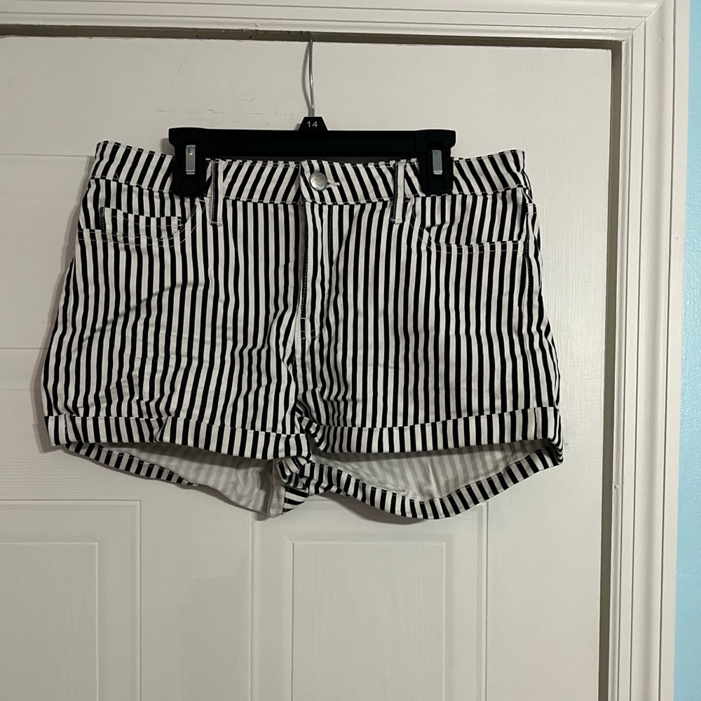cute, black and white striped shorts